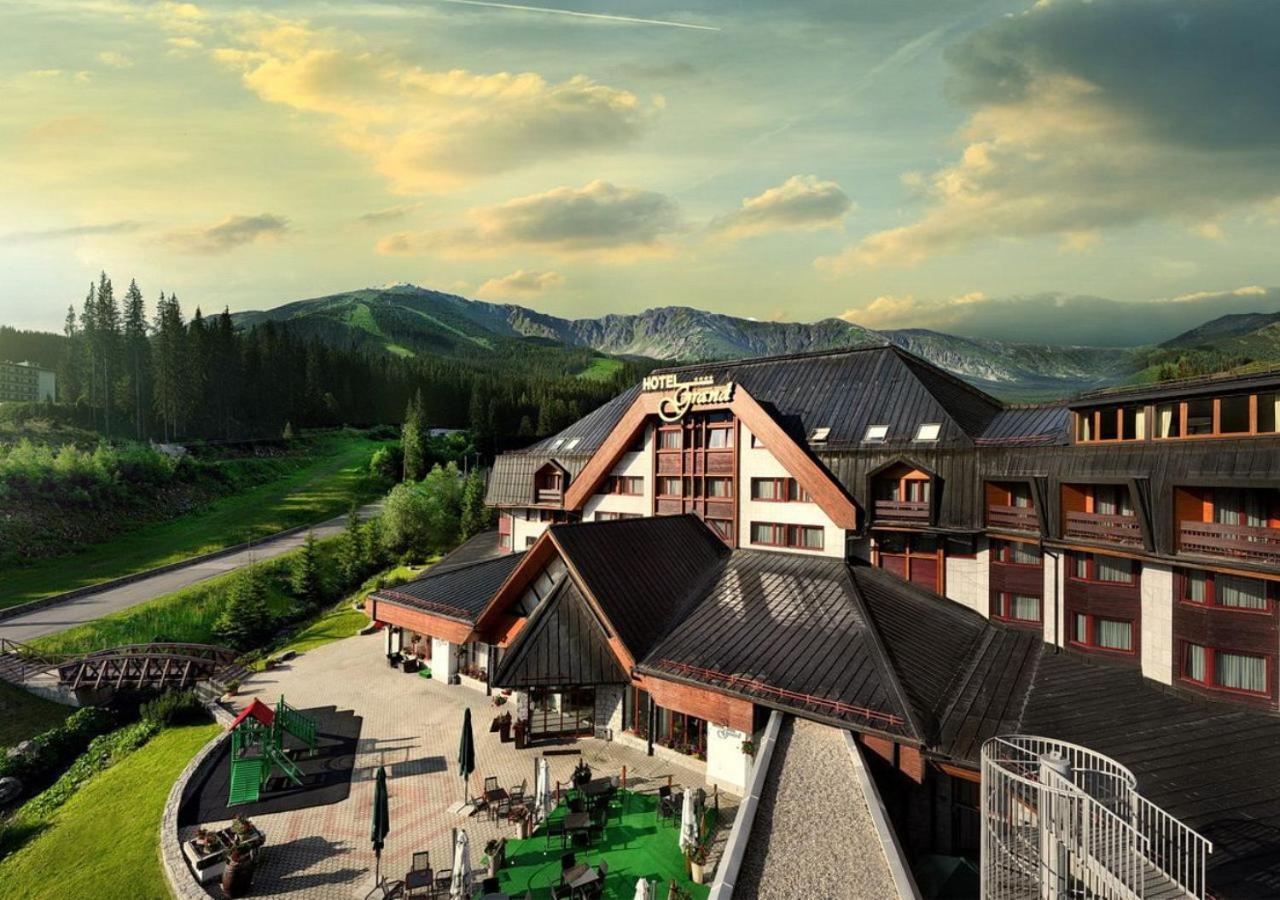 Hotel Grand Jasna Demänovská Dolina Exterior foto